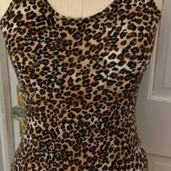 🎀$5 Heart Hips Animal Print Sleeveless Top - Picture 6 of 6